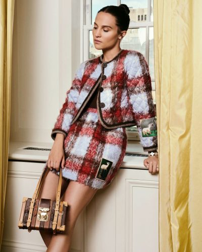 Alicia Vikander for Vogue UK at Louis Vuitton Cruise 2027 Show - Photo 3