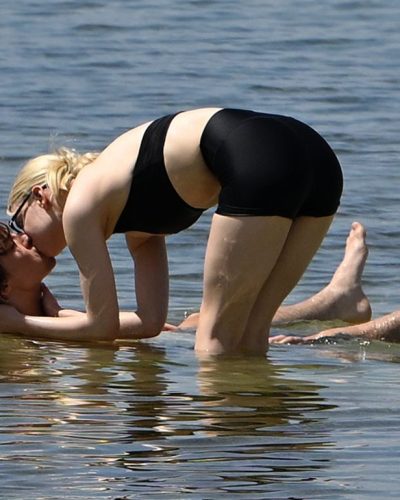 Anya Taylor-Joy and Malcolm Mcrae Enjoy a Beach Day in Key Biscayne 2026 - Photo 5