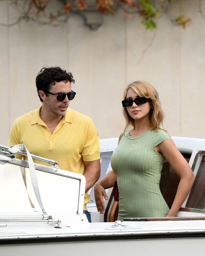 Caylee Cowan Departs Hotel Excelsior at 79Th Venice International Film Festival September 2022 - Photo 2