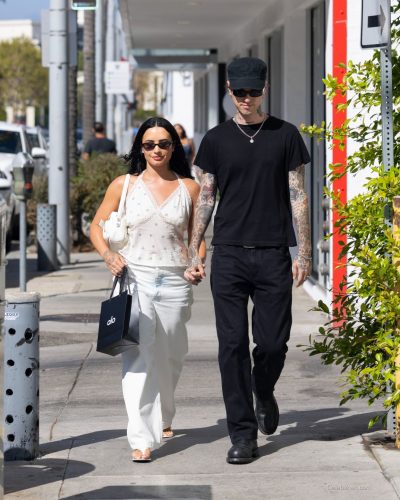 Demi Lovato and Jordan Lutes Shopping at Alo in Beverly Hills July 2026 - Photo 5