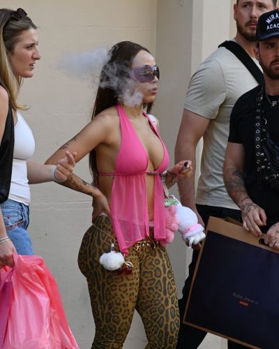 Doja Cat Shopping in Manchester May 2026 - Photo 5