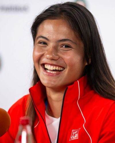 Emma Raducanu at a Press Conference Before the French Open in Paris 2026 - Photo 2