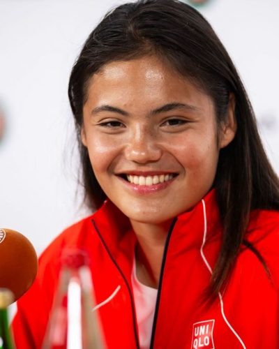 Emma Raducanu at a Press Conference Before the French Open in Paris 2026 - Photo 5