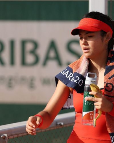 Emma Raducanu Falls to Solana Sierra in First Round of French Open 2026 - Photo 4