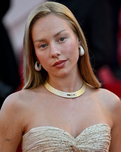Ester Exposito at La Bataille De Gaulle Lage De Fer Screening at Cannes 2026 - Photo 5
