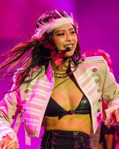 Jennie Performs at 2026 Lollapalooza Festival in Chicago - Photo 6