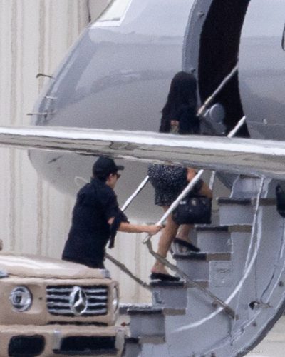 Kendall and Kylie Jenner Timothee Chalamet and Jacob Elordi Depart Airport in San Diego January 2026 - Photo 3