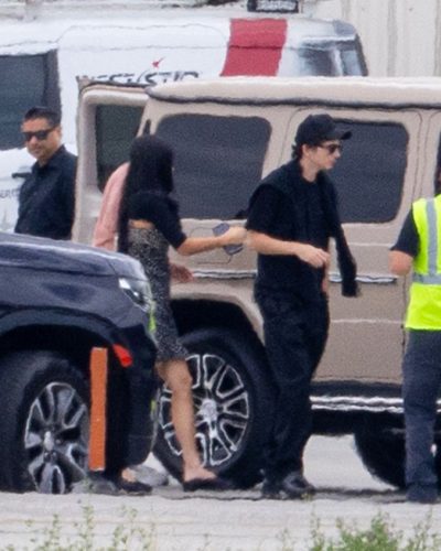 Kendall and Kylie Jenner Timothee Chalamet and Jacob Elordi Depart Airport in San Diego January 2026 - Photo 4
