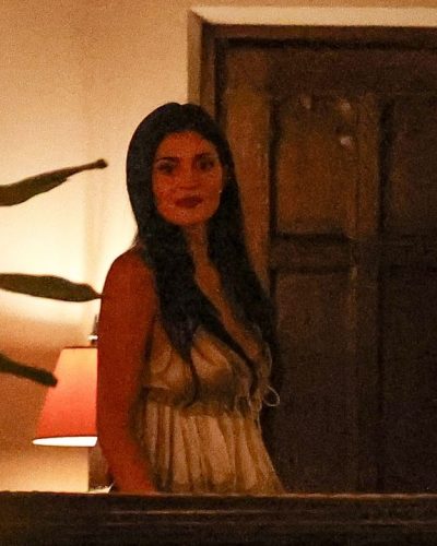 Kylie Jenner Seen Arriving for Dinner at Chateau Marmont in Los Angeles 2026 - Photo 2