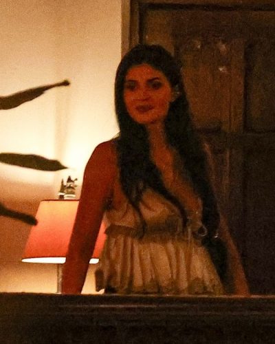 Kylie Jenner Seen Arriving for Dinner at Chateau Marmont in Los Angeles 2026 - Photo 3
