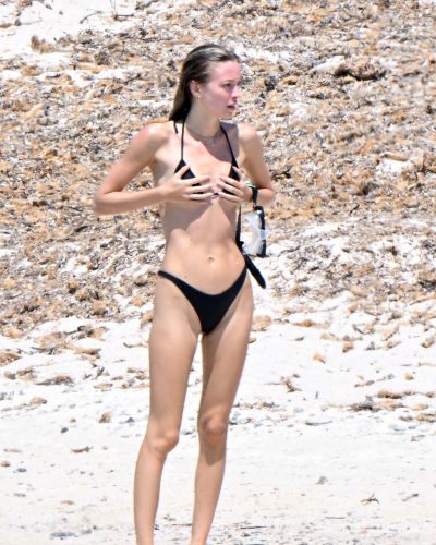Luisa LAemmel and Orlando Bloom at a Beach in Costa Smeralda 2026 - Photo 3