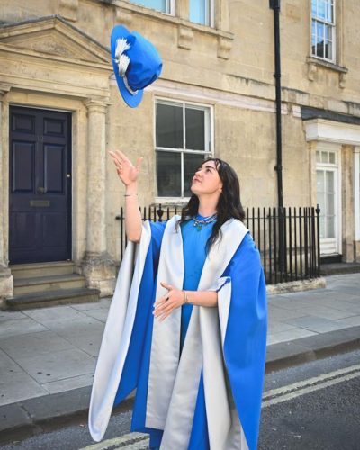 Maisie Williams Receiving Honorary Degree at Bath Spa University 2026 - Photo 4