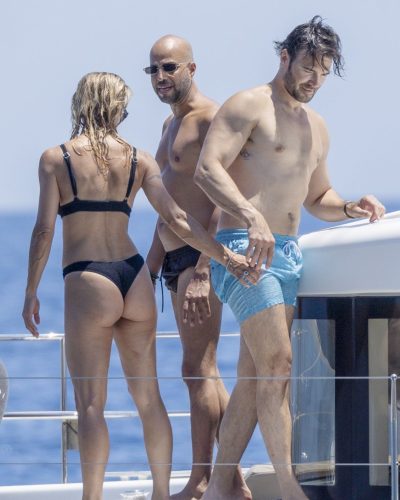 Michelle Hunziker Practicing Yoga on a Boat in the Aeolian Islands 2026 - Photo 2