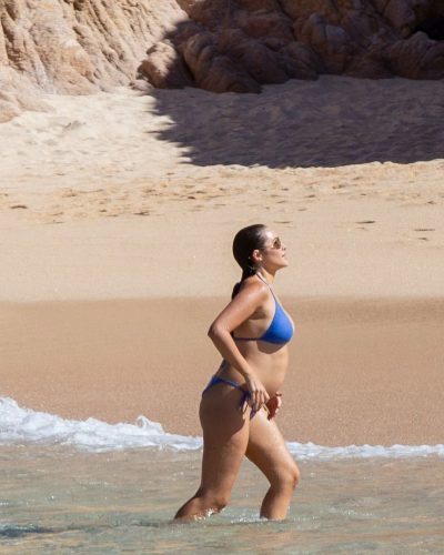 Olivia Culpo in a Blue Bikini at a Beach in Los Cabos June 2026 - Photo 2