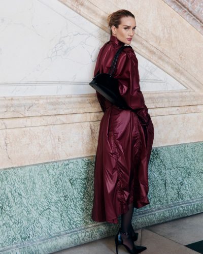 Rosie Huntington-Whiteley for Ekonika Fw 202627 Campaign - Photo 2