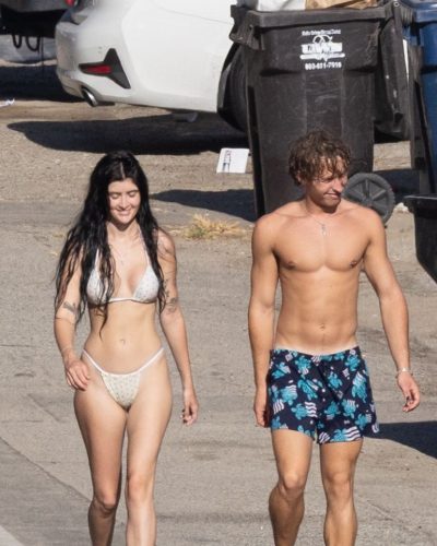 Sami Sheen Enjoys Beach Walk with Boyfriend in Malibu July 2026 - Photo 5