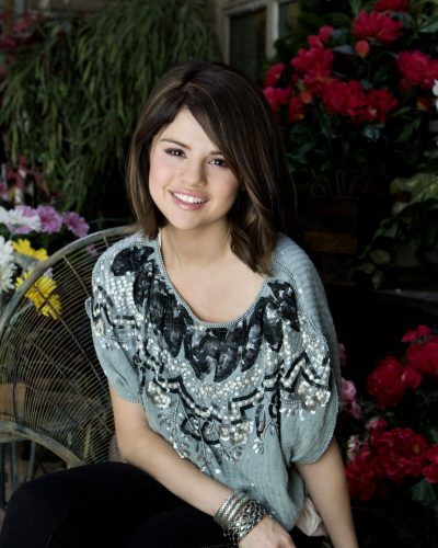 Selena Gomez for USA Today 2009 - Photo 4