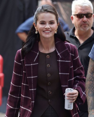 Selena Gomez on the Set of Only Murders in the Building in London 2026 - Photo 4