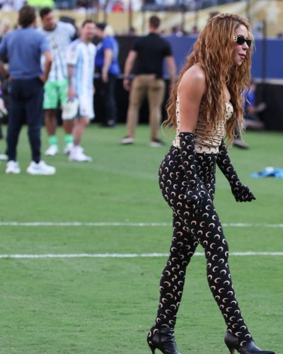 Shakira Celebrates Spain Victory Over Argentina at Fifa World Cup Final 2026 - Photo 6