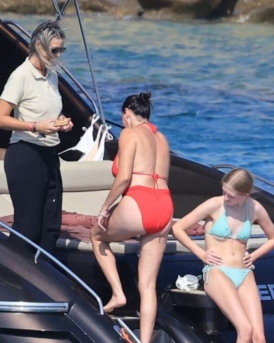 Stephanie Mcmahon in Bikini Enjoying a Boat Trip Around Mykonos 2026 - Photo 4