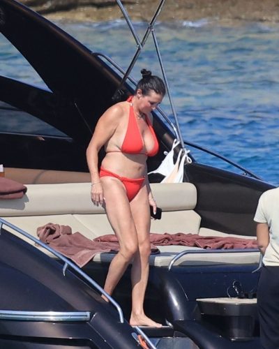 Stephanie Mcmahon in Bikini Enjoying a Boat Trip Around Mykonos 2026 - Photo 5