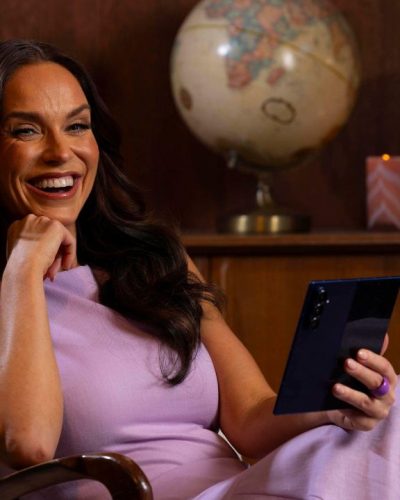 Vicky Pattison Named Chief Vacation Officer for Samsung Campaign 2026 - Photo 4