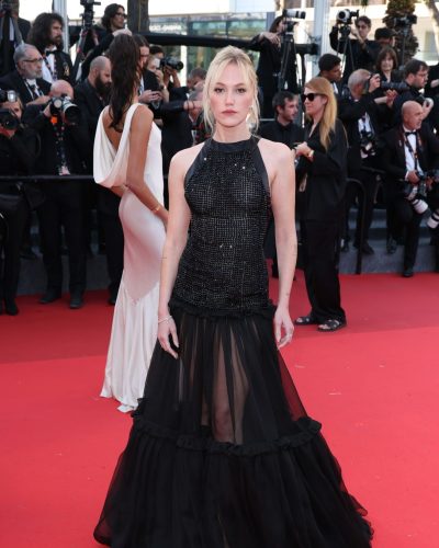 Maika Monroe at La Bataille De Gaulle Lage De Fer Screening at Cannes 2026 - Photo 3